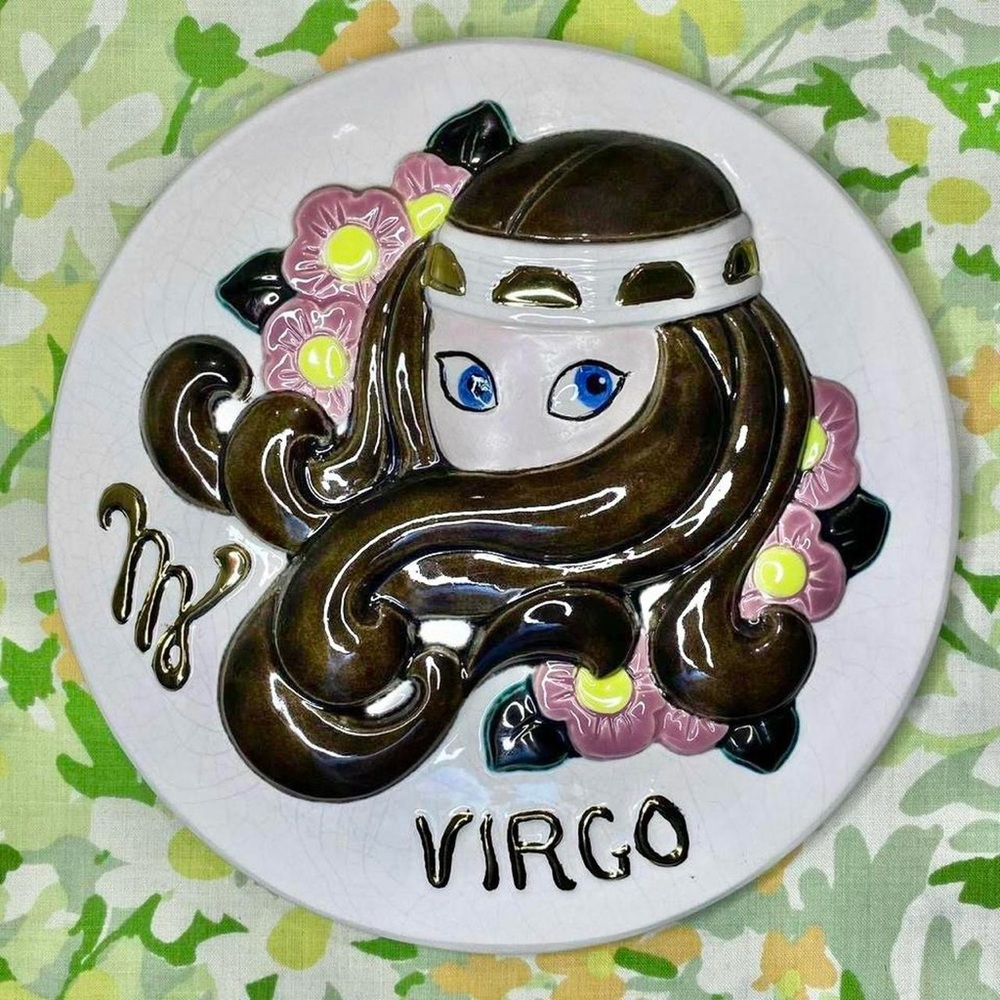 Vintage ‘70 Virgo woman ceramic wall hanging ♍️